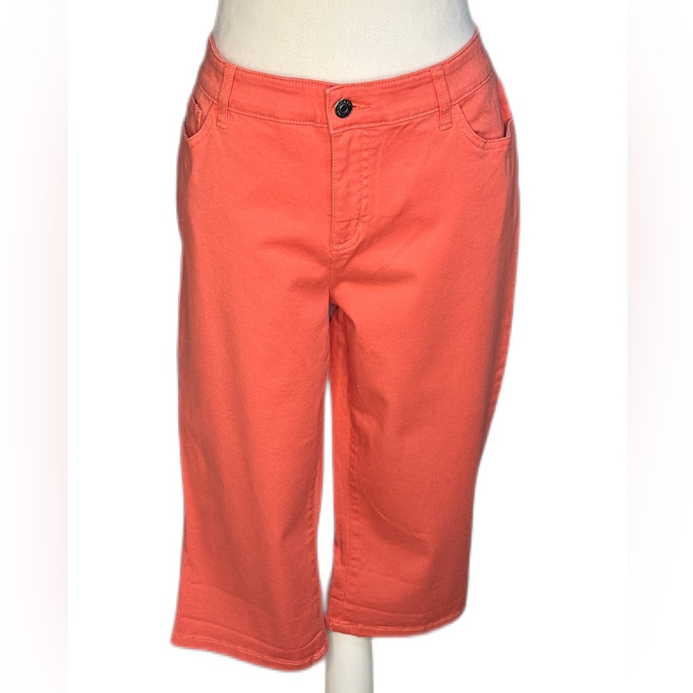 Women's Capris